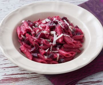 Pâtes à la betterave et pecorino
