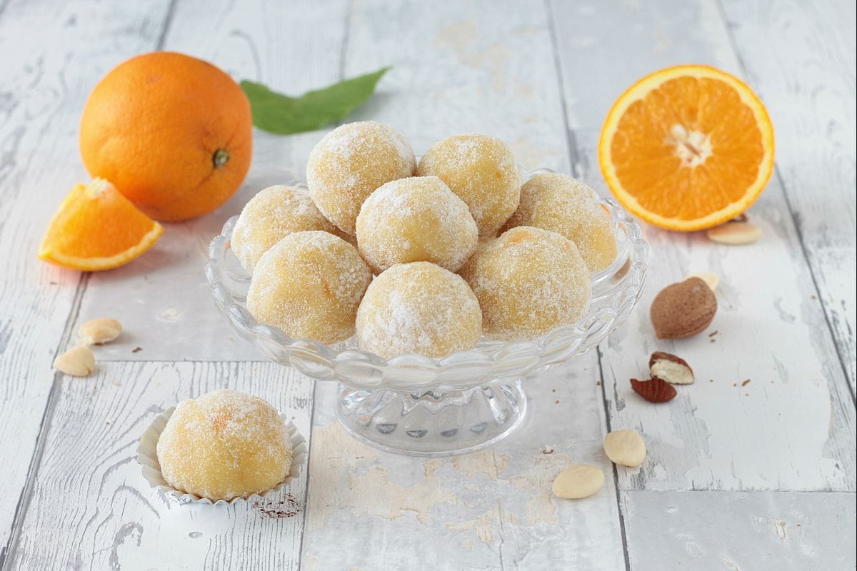 Boules aux amandes et à l'orange