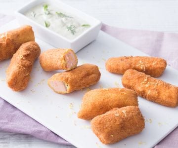 Bâtonnets de saumon avec crème de champignons aux herbes