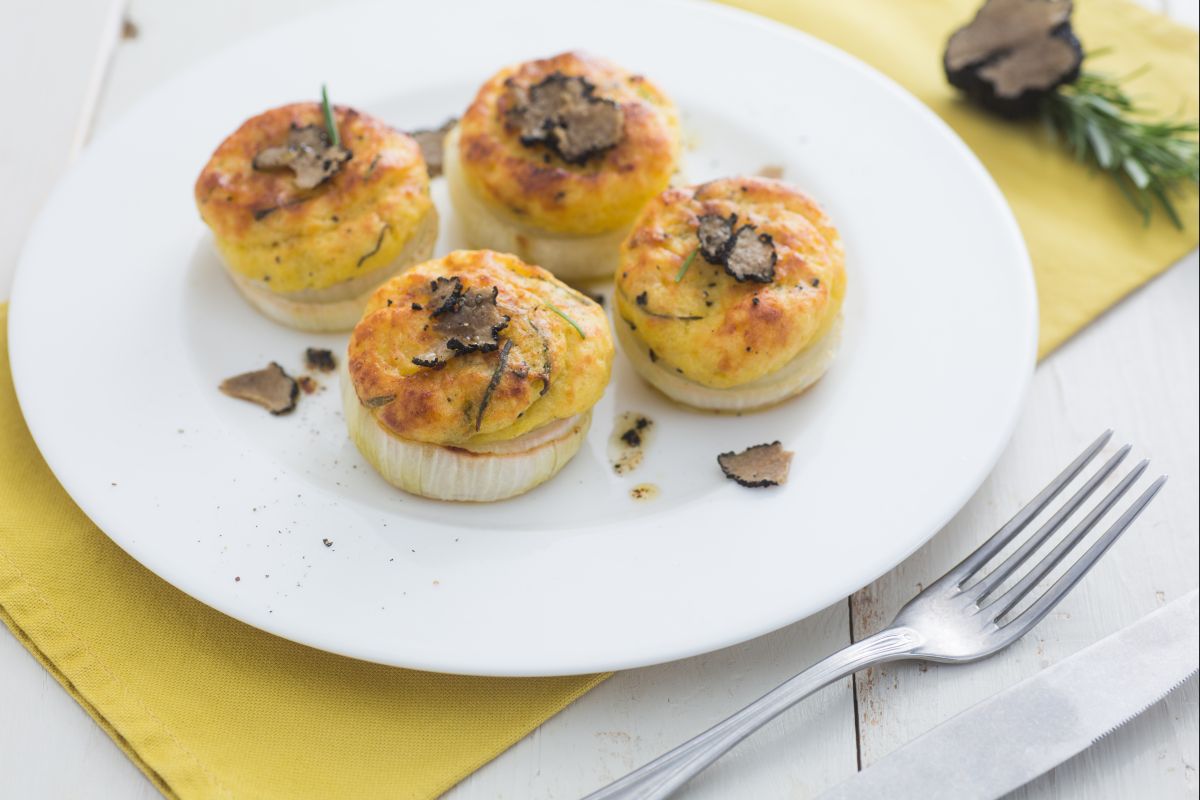 Oignons farcis à la truffe