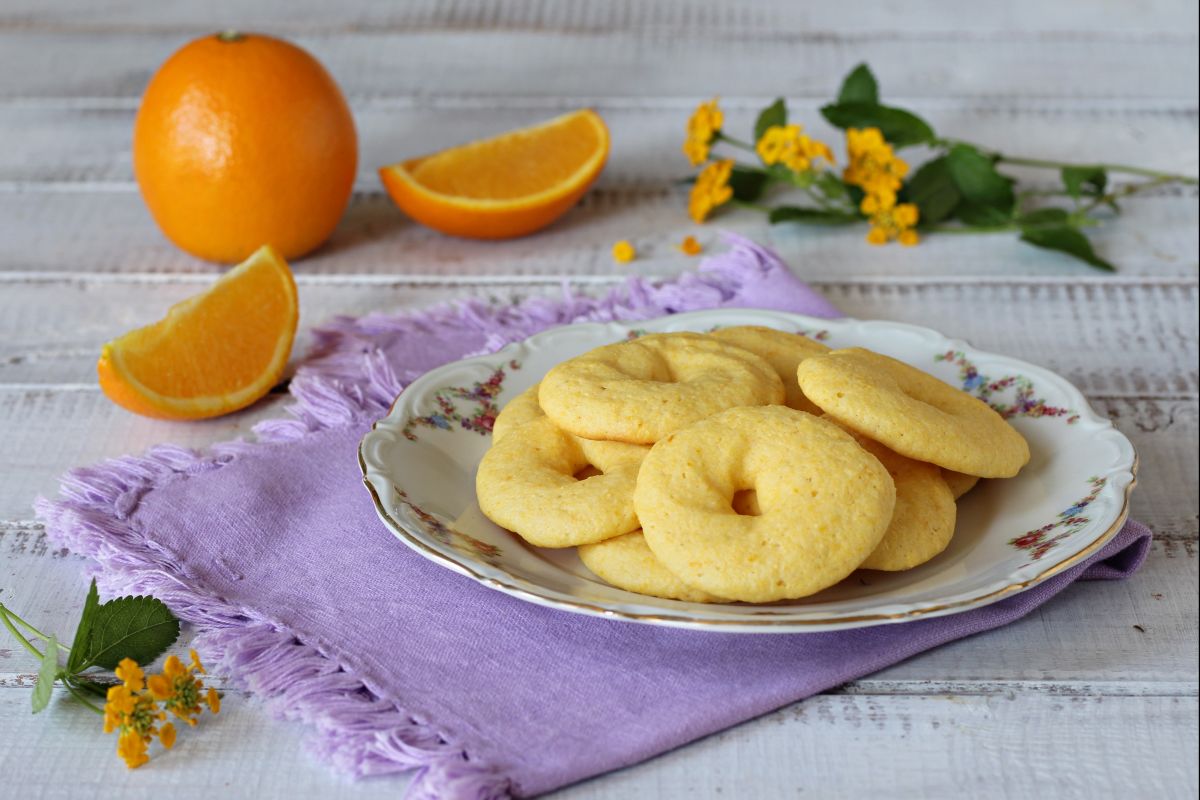 Biscuits à la farine de maïs et oranges