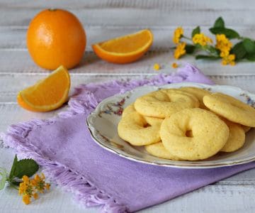 Biscuits à la farine de maïs et oranges