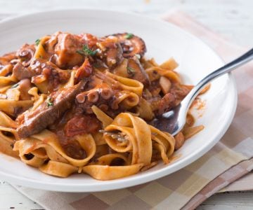 Fettuccine à la sauce de poulpe et cèpes