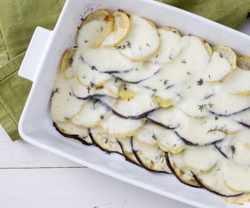 Aubergines au four avec des pommes de terre
