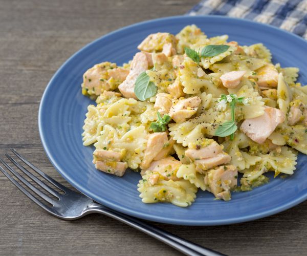 Pâtes froides au saumon