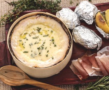 Vacherin au four aux herbes
