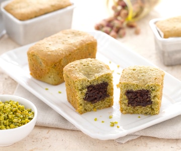 Mini cakes à la pistache avec cœur au Nesquik