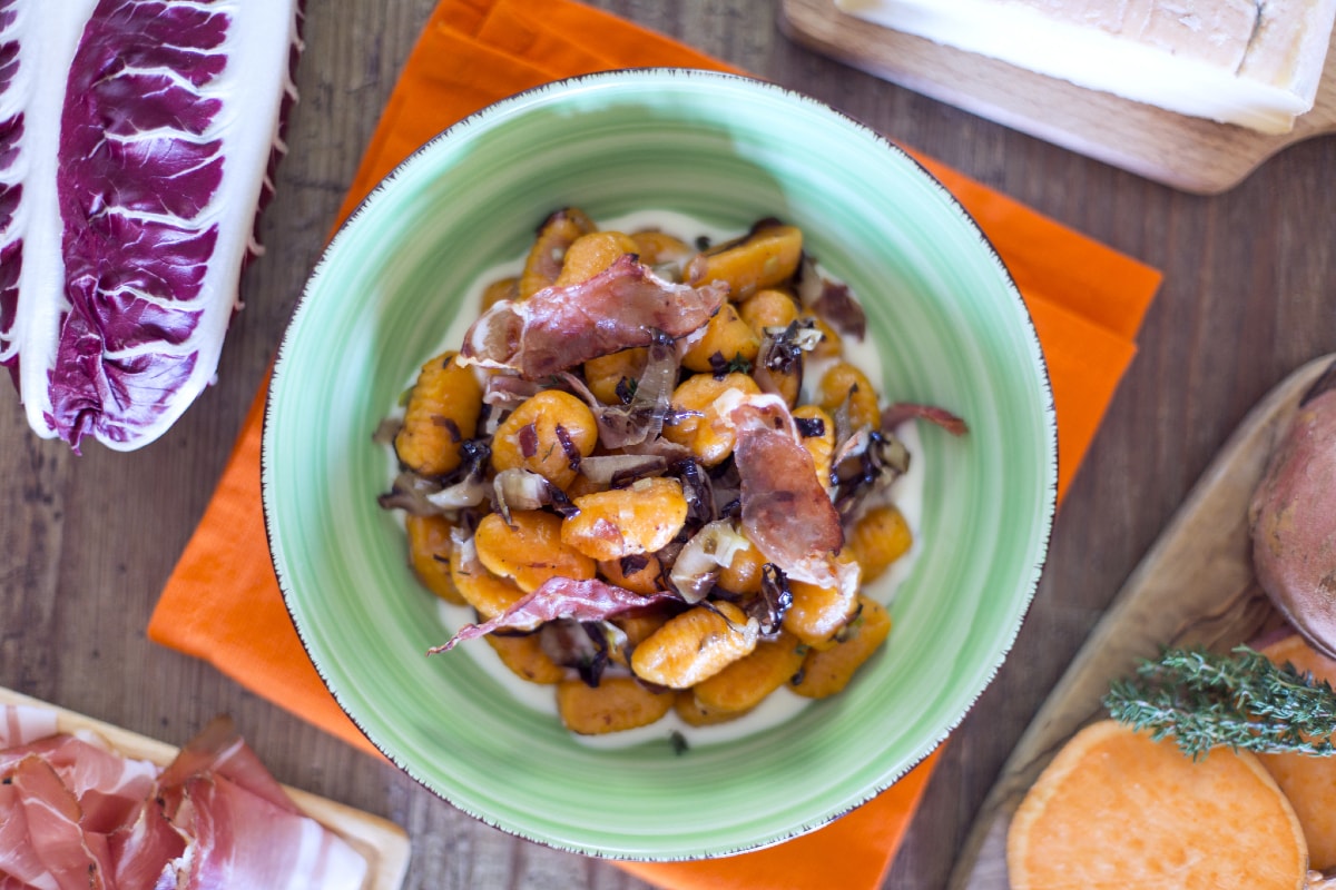 Gnocchi de patates douces au radicchio et speck