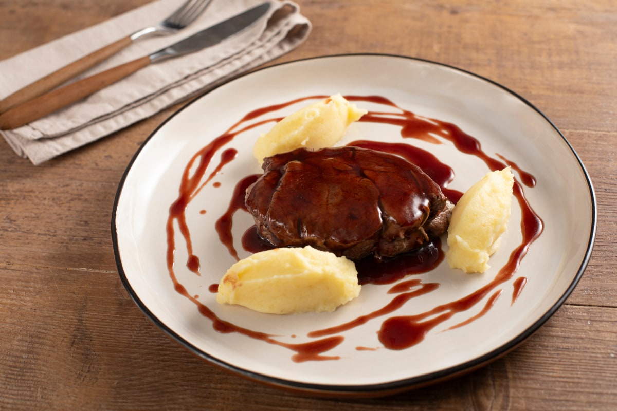 Filet de boeuf avec sauce au vin rouge