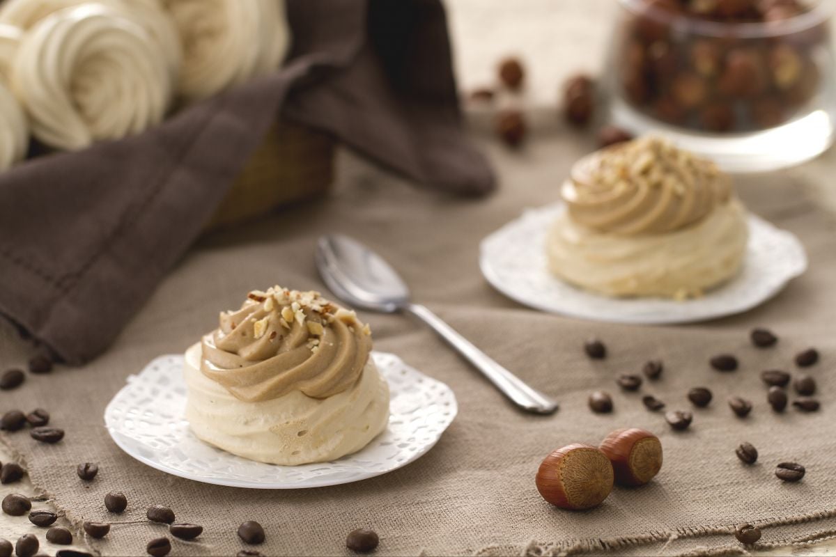 Nuages de meringue aux noisettes