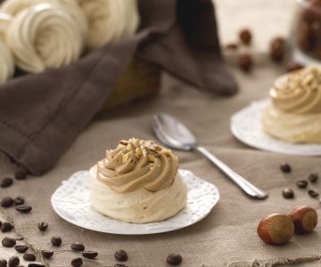 Nuages de meringue aux noisettes