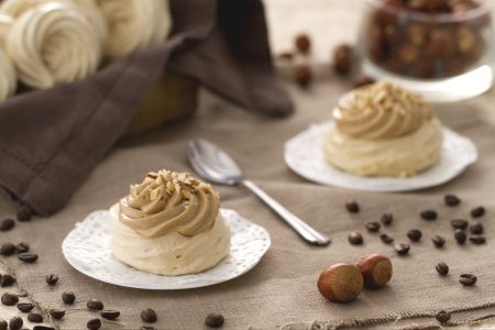 Nuages de meringue aux noisettes