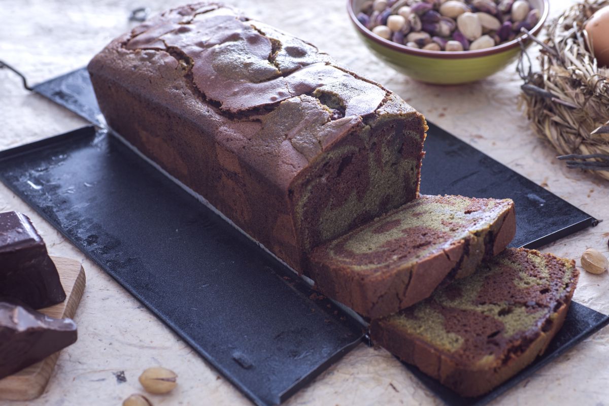 Cake marbré pistache et chocolat