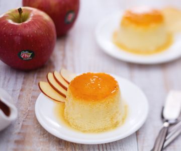 Crème caramel aux pommes avec sauce aux figues