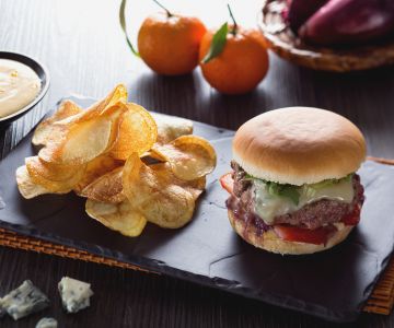 Burger de canard avec mayonnaise aux agrumes