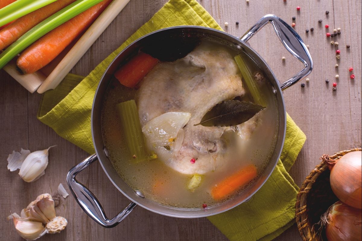 Bouillon de poule (ou poulet)