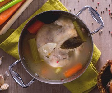 Bouillon de poule (ou poulet)