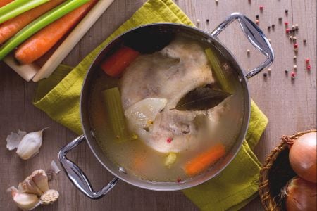 Bouillon de poule (ou poulet)