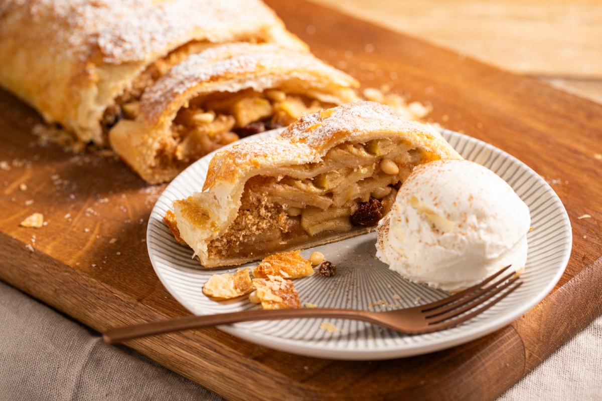 Strudel aux pommes avec pâte feuilletée