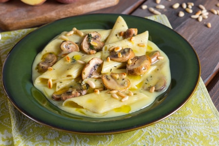 Pennoni avec crème de pommes de terre et champignons