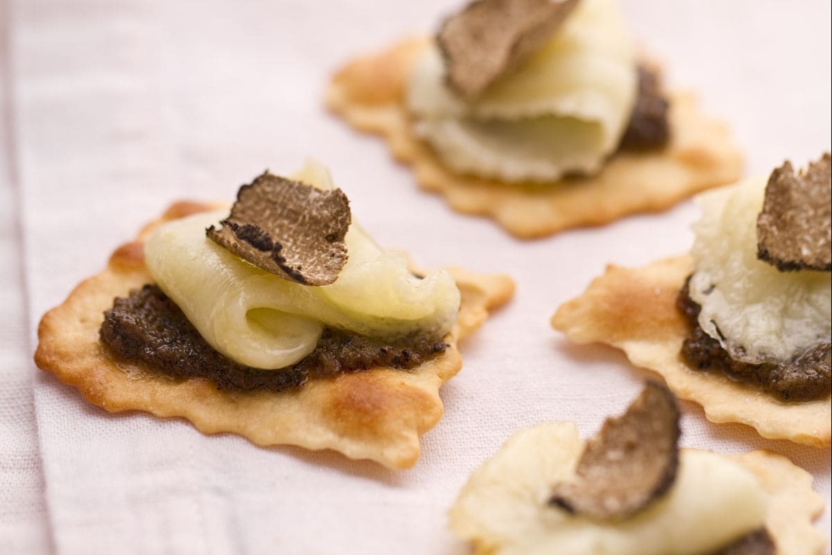 Feuilletés au Caciocavallo et truffe