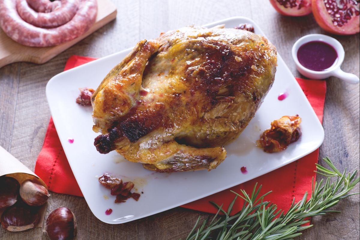 Pintade farcie aux châtaignes avec sauce à la grenade