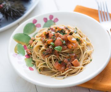 Pâtes aux oursins et tomates