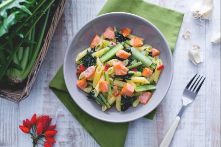 Pennes au saumon fumé et chicorée blanchie