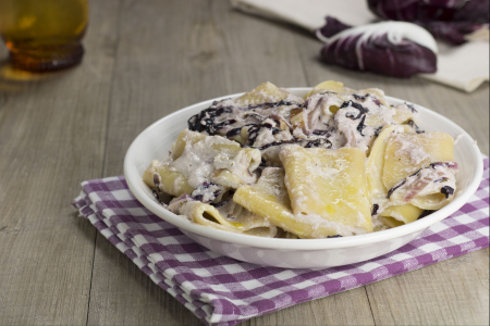 Paccheri au radicchio et fondue de fontina