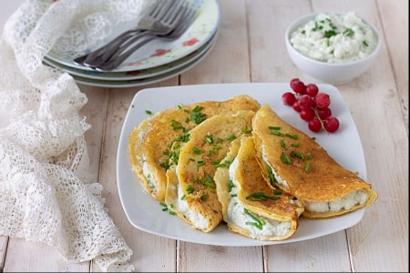 Crêpe de pois chiches avec mousse de morue