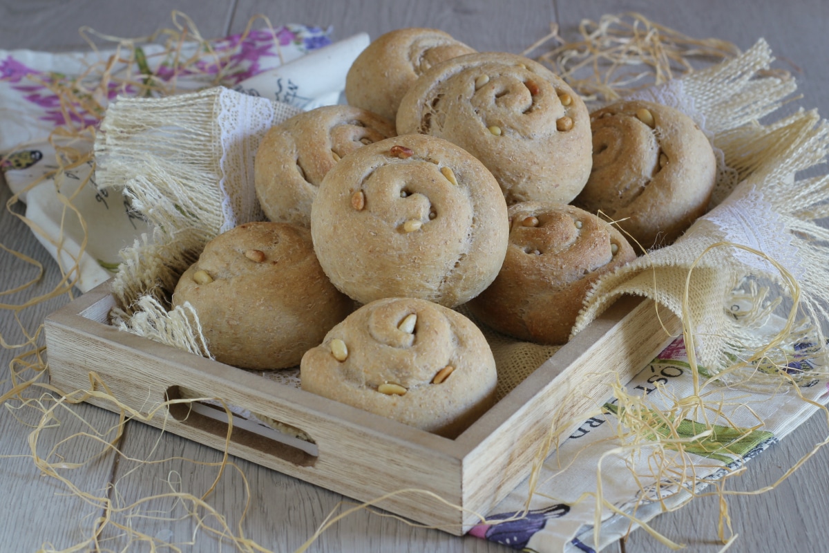 Petits pains complets aux pignons