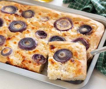 Focaccia aux oignons et stracchino
