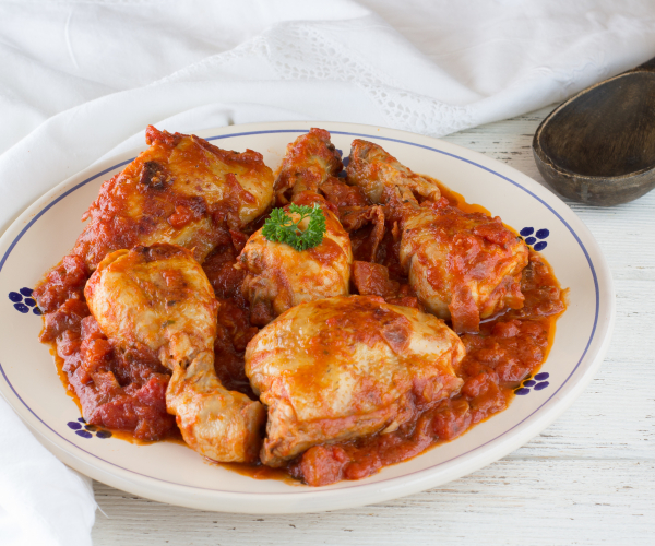Poulet au jambon cru à la tomate