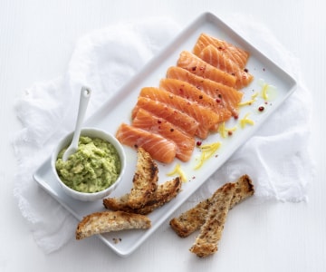 Carpaccio de saumon avec guacamole au citron vert