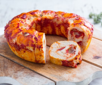 Couronne de pizza haute et moelleuse