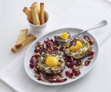 Portobello farcis aux œufs et fromage
