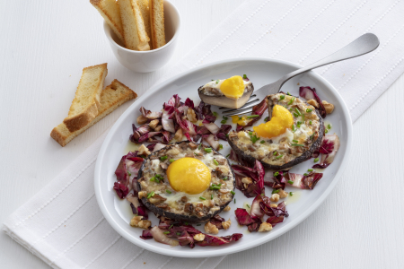 Portobello farcis aux œufs et fromage