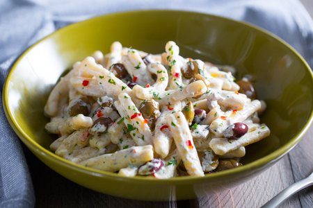 Casarecce avec crème de ricotta, olives et anchois