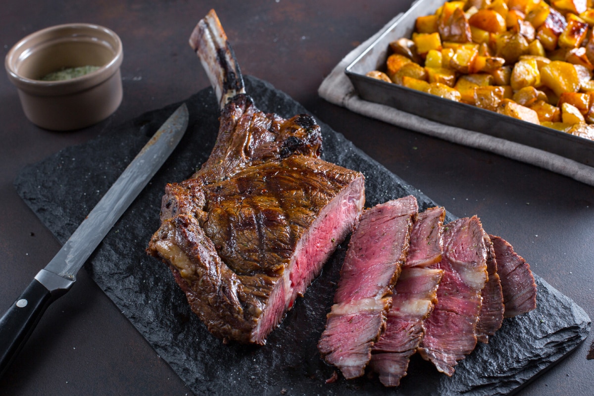 Tomahawk grillé