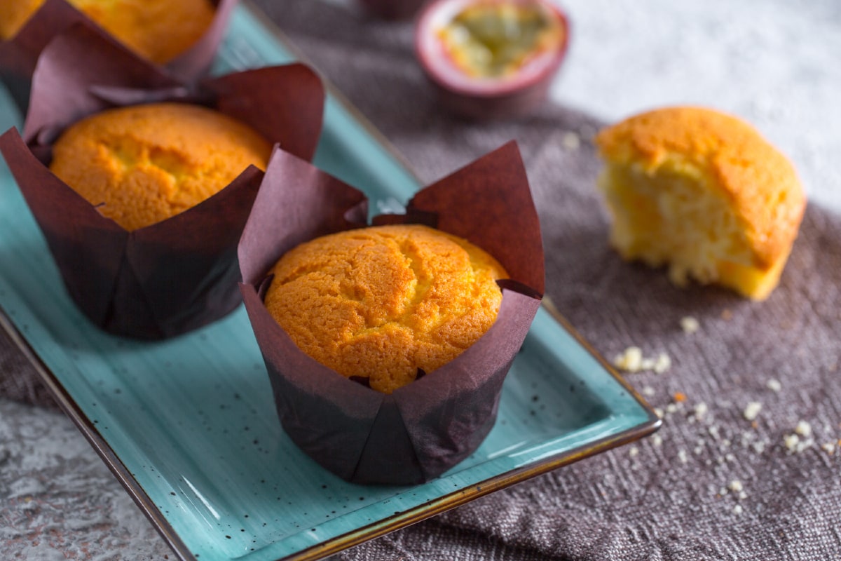 Muffins au yaourt, mangue et fruit de la passion