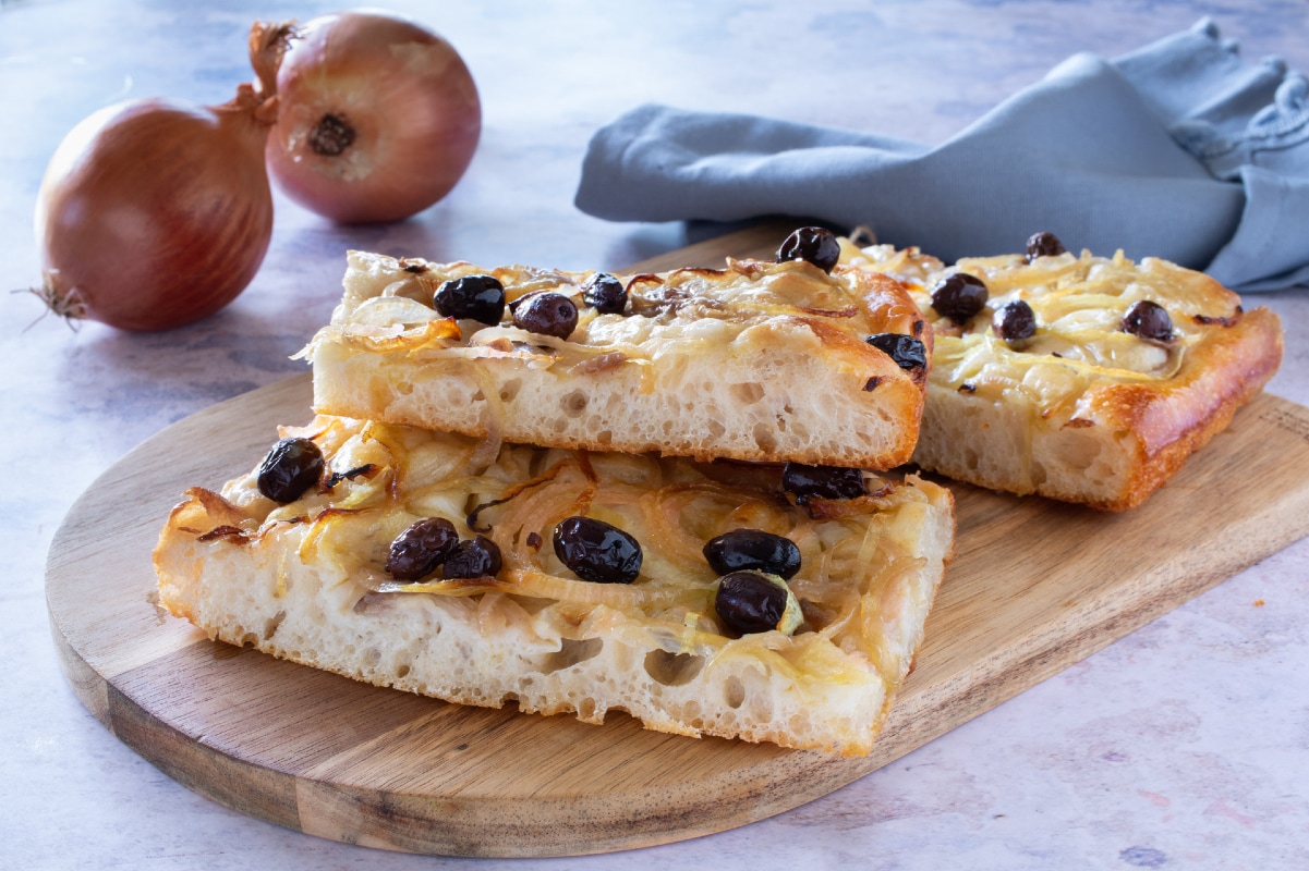 Focaccia des Pouilles aux oignons