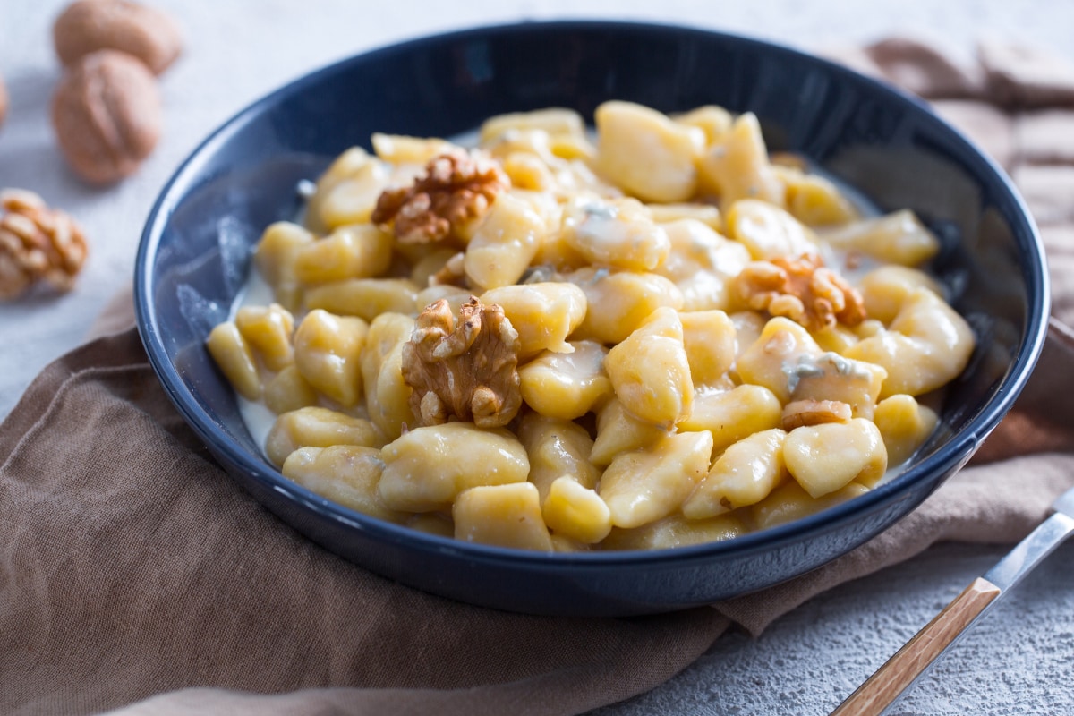 Gnocchetti au gorgonzola et noix