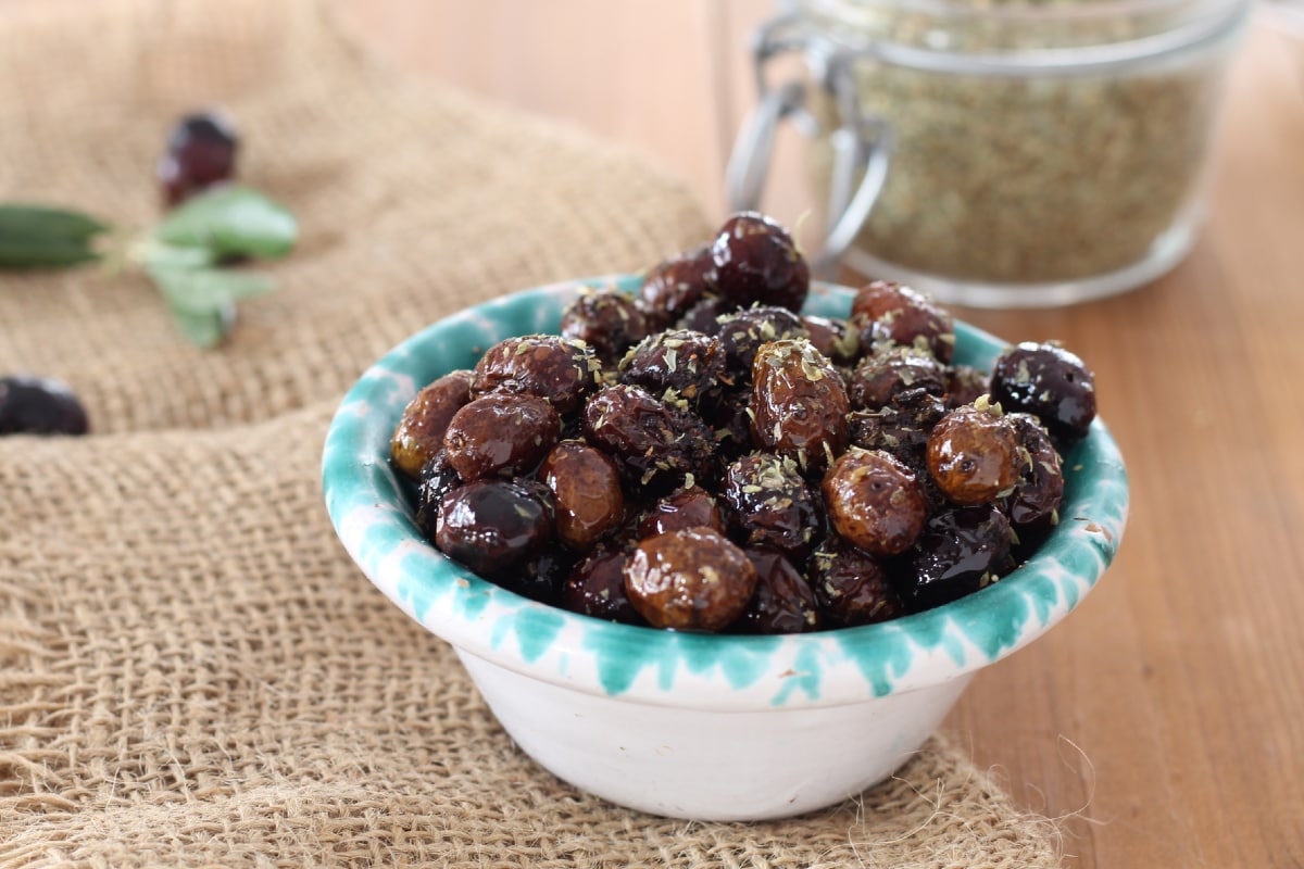 Olives noires au four
