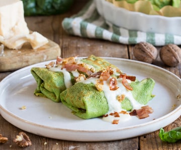 Crêpes à la courge, au speck et aux noix