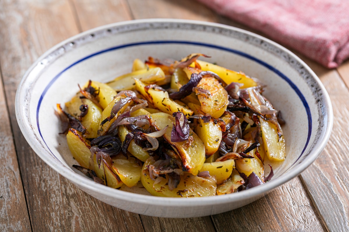 Pommes de terre et oignons au four