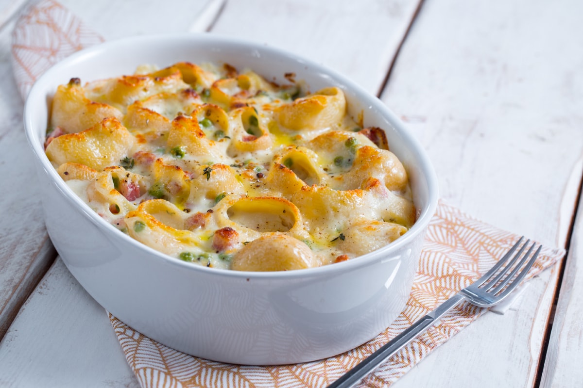 Conchiglioni à la mortadelle et aux petits pois
