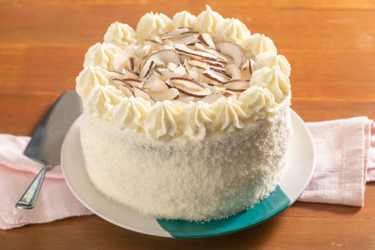 Gâteau à la noix de coco garni