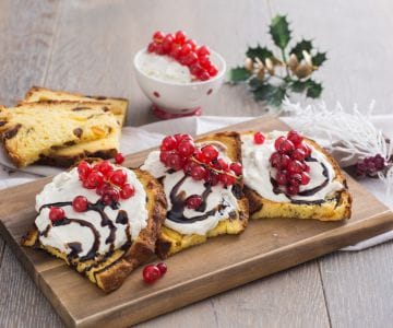 Bruschette de panettone au gorgonzola et groseilles