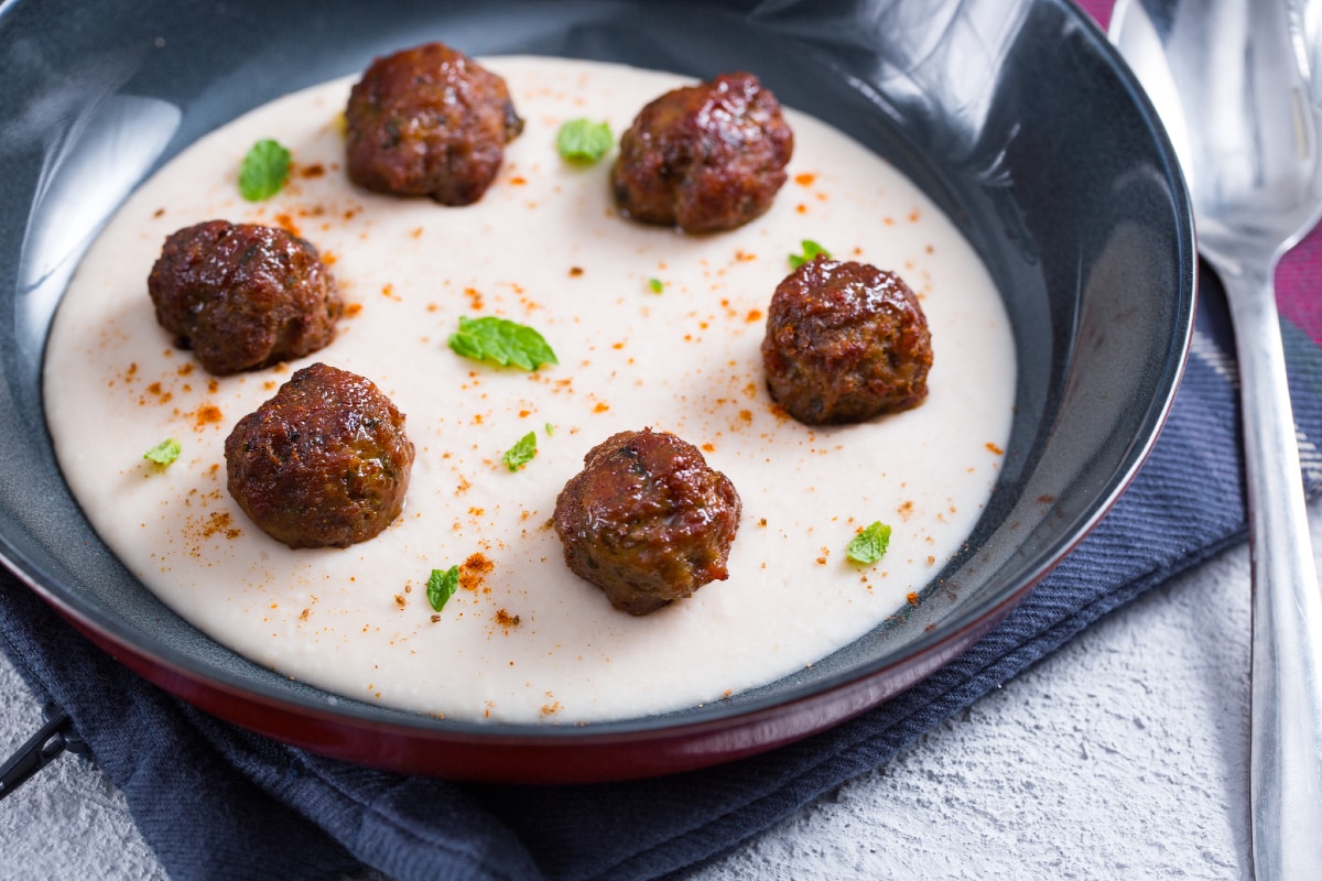 Boulettes avec crème de haricots cannellini