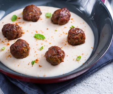 Boulettes avec crème de haricots cannellini